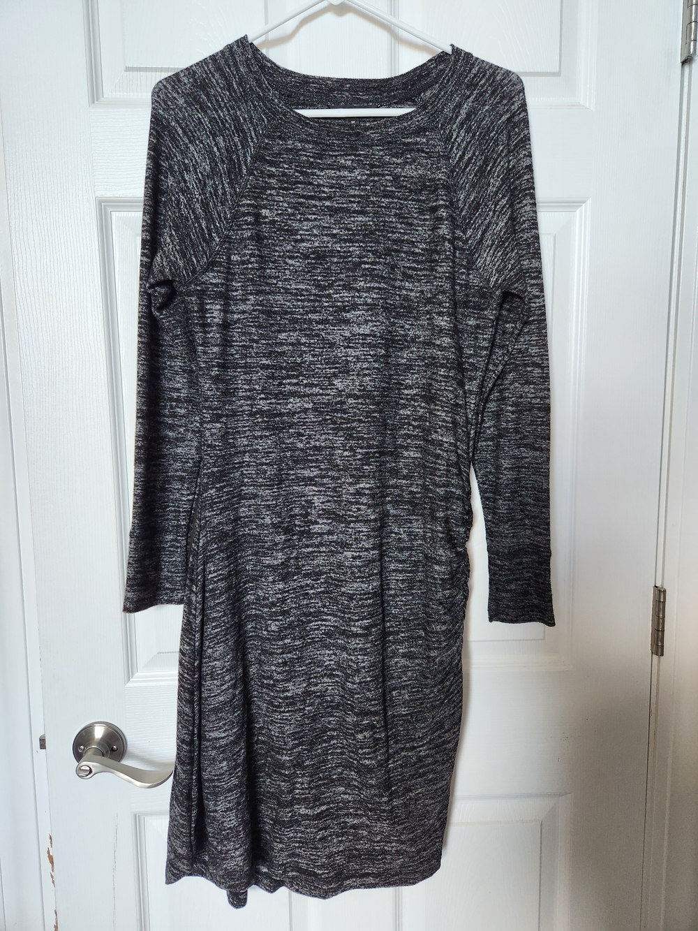 Banana Republic Women’s Long Sleeve Knit Dress in Black Heather